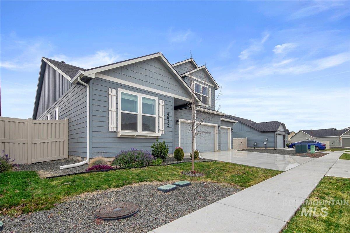 4832 E Grassway Dr, Nampa, Idaho 83686, 4 Bedrooms, 2 Bathrooms, Residential For Sale, Price $489,989,MLS 98967599