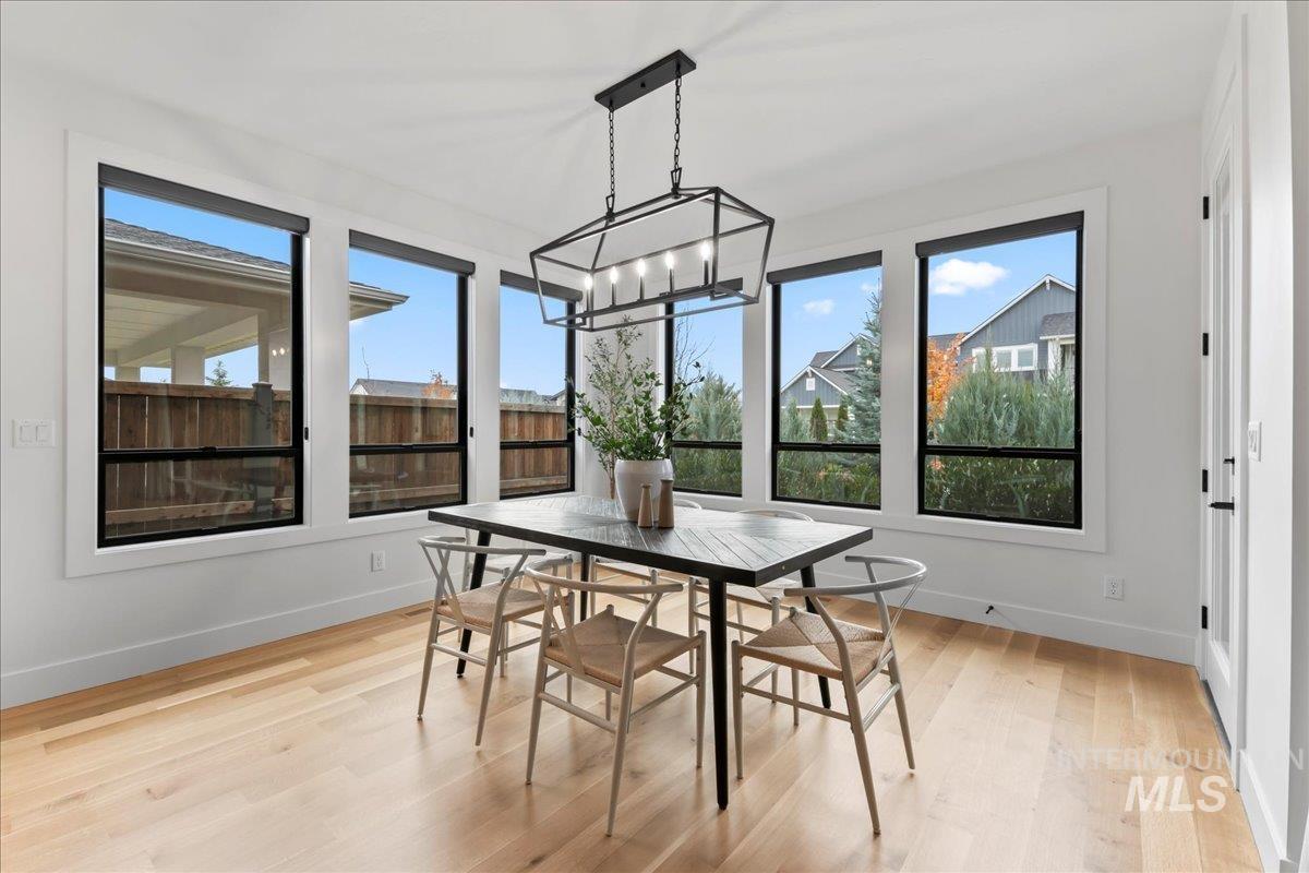 7929 W Deerfawn Ln, Eagle, Idaho 83616, 4 Bedrooms, 3 Bathrooms, Residential For Sale, Price $1,095,000,MLS 98967615