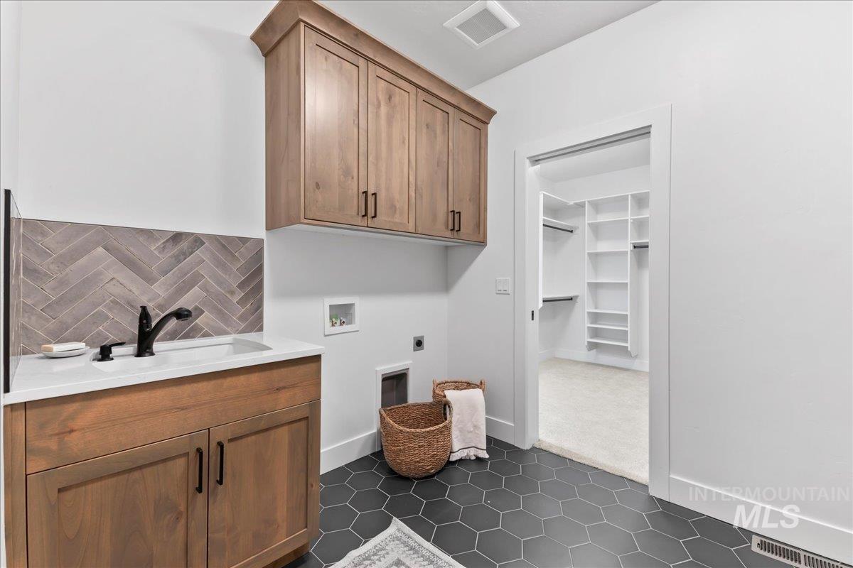 7929 W Deerfawn Ln, Eagle, Idaho 83616, 4 Bedrooms, 3 Bathrooms, Residential For Sale, Price $1,095,000,MLS 98967615