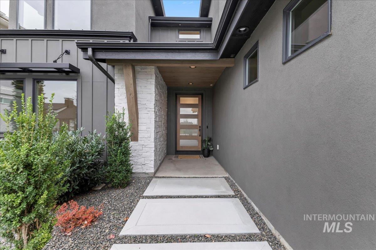 7929 W Deerfawn Ln, Eagle, Idaho 83616, 4 Bedrooms, 3 Bathrooms, Residential For Sale, Price $1,095,000,MLS 98967615