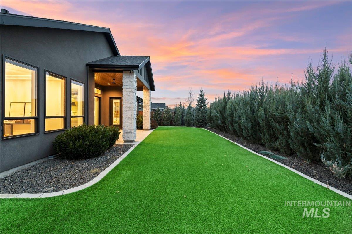 7929 W Deerfawn Ln, Eagle, Idaho 83616, 4 Bedrooms, 3 Bathrooms, Residential For Sale, Price $1,050,000,MLS 98967615