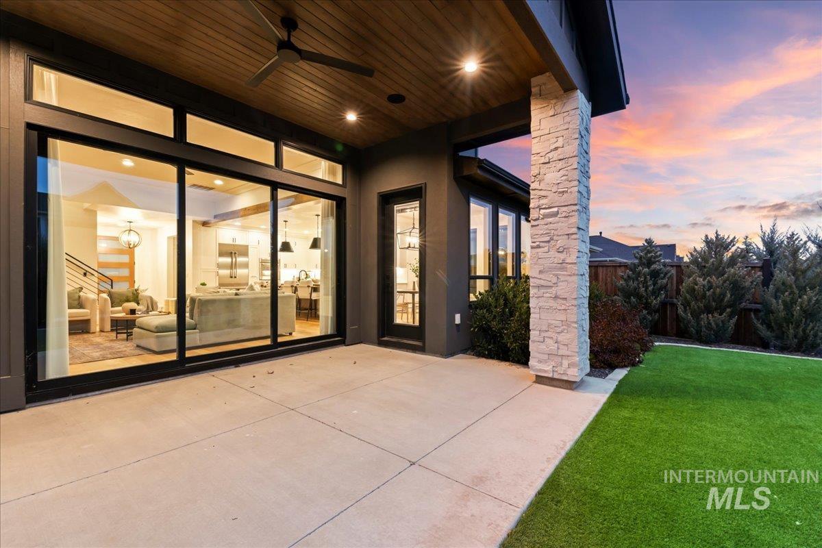 7929 W Deerfawn Ln, Eagle, Idaho 83616, 4 Bedrooms, 3 Bathrooms, Residential For Sale, Price $1,095,000,MLS 98967615