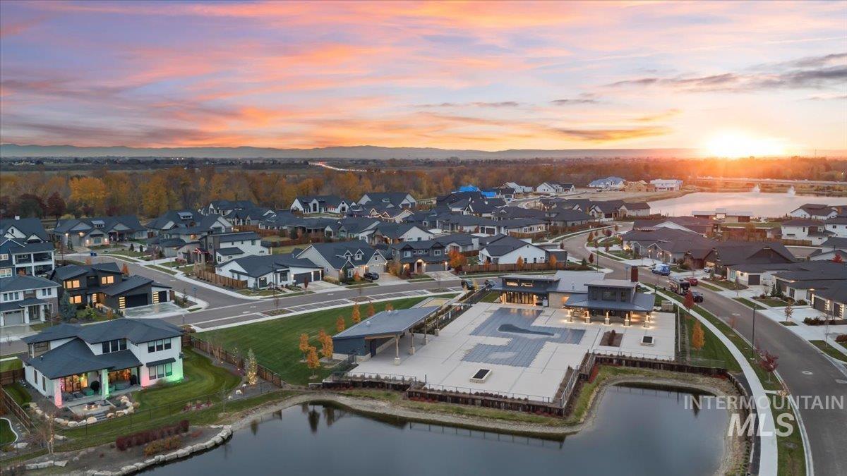 7929 W Deerfawn Ln, Eagle, Idaho 83616, 4 Bedrooms, 3 Bathrooms, Residential For Sale, Price $1,095,000,MLS 98967615