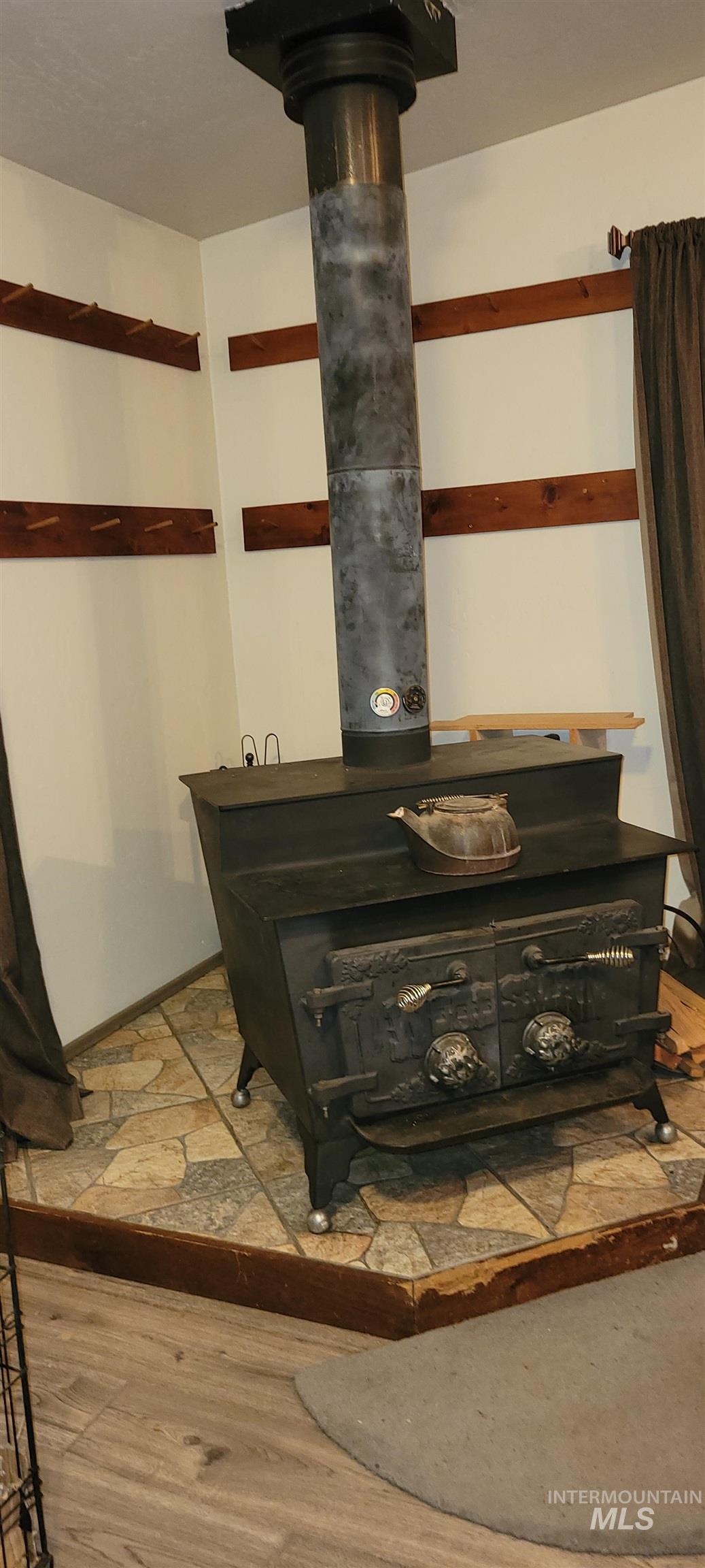 204 Larradon Dr, Kamiah, Idaho 83536, 4 Bedrooms, 2 Bathrooms, Residential For Sale, Price $420,000,MLS 98967618