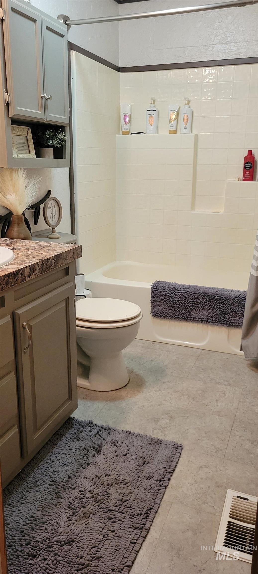 204 Larradon Dr, Kamiah, Idaho 83536, 4 Bedrooms, 2 Bathrooms, Residential For Sale, Price $420,000,MLS 98967618