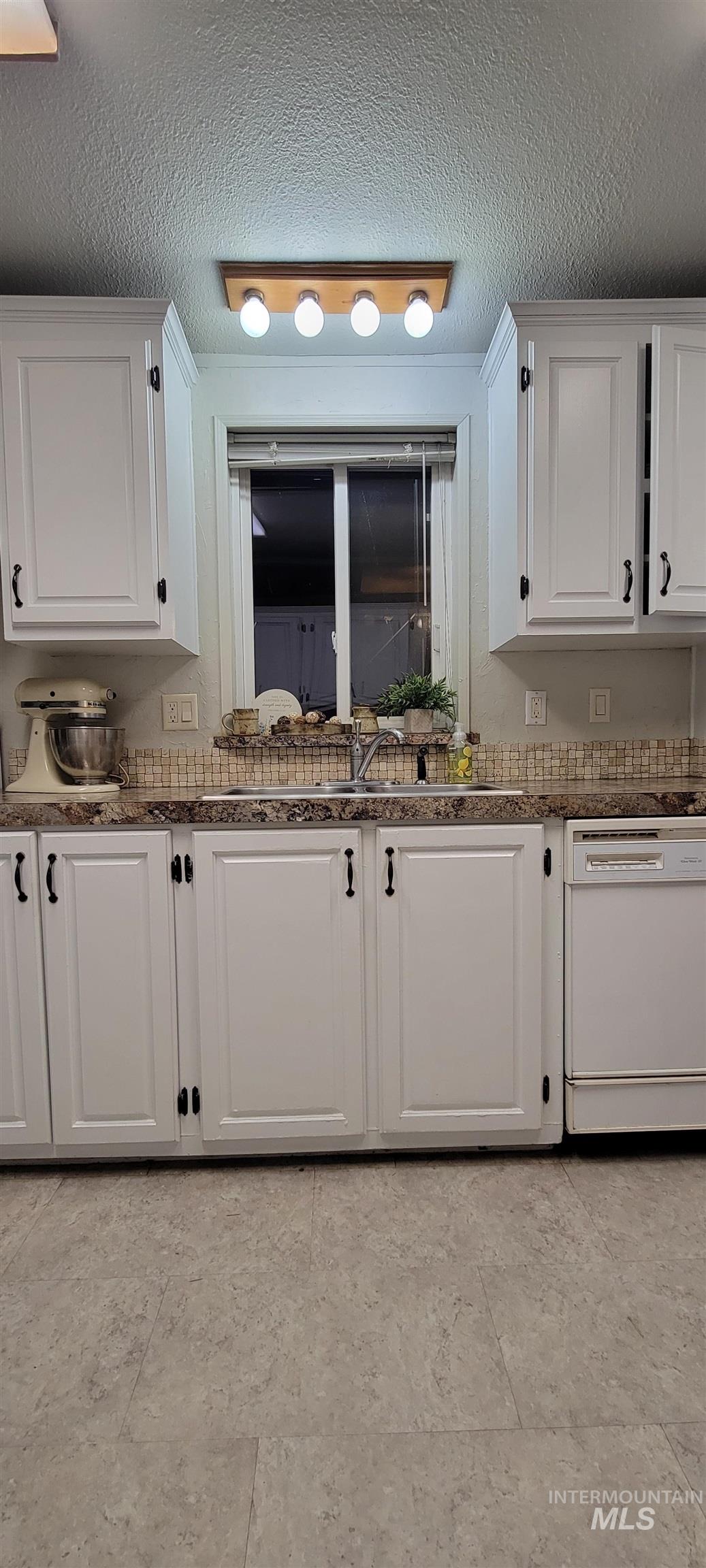 204 Larradon Dr, Kamiah, Idaho 83536, 4 Bedrooms, 2 Bathrooms, Residential For Sale, Price $420,000,MLS 98967618