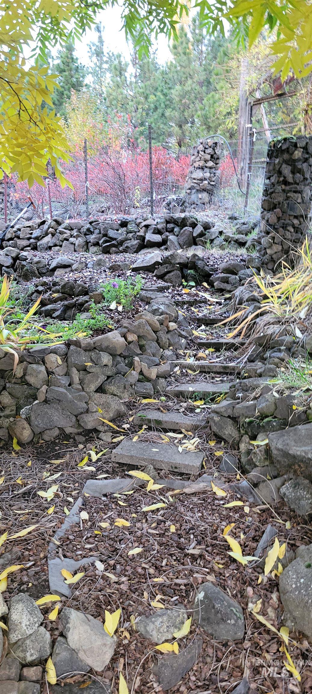 204 Larradon Dr, Kamiah, Idaho 83536, 4 Bedrooms, 2 Bathrooms, Residential For Sale, Price $420,000,MLS 98967618