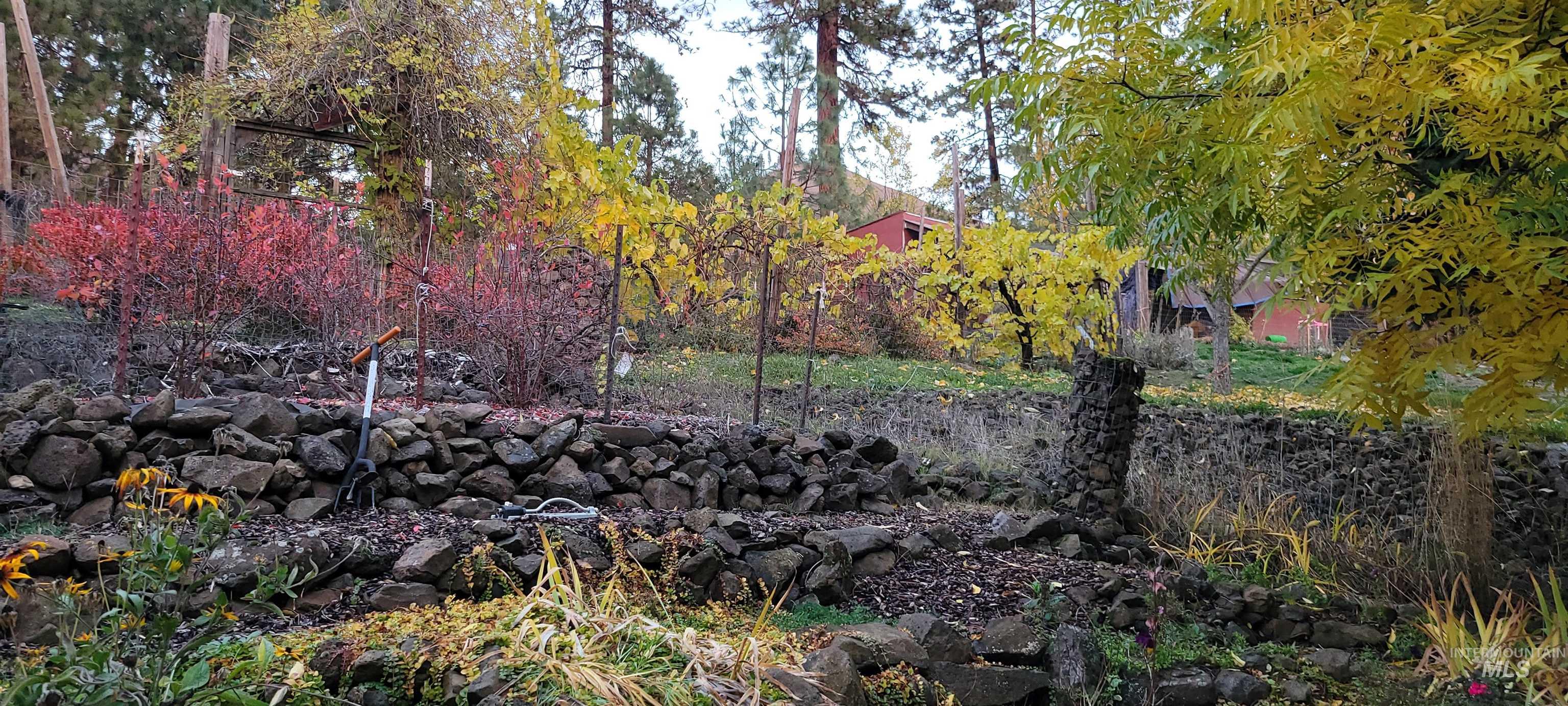 204 Larradon Dr, Kamiah, Idaho 83536, 4 Bedrooms, 2 Bathrooms, Residential For Sale, Price $420,000,MLS 98967618