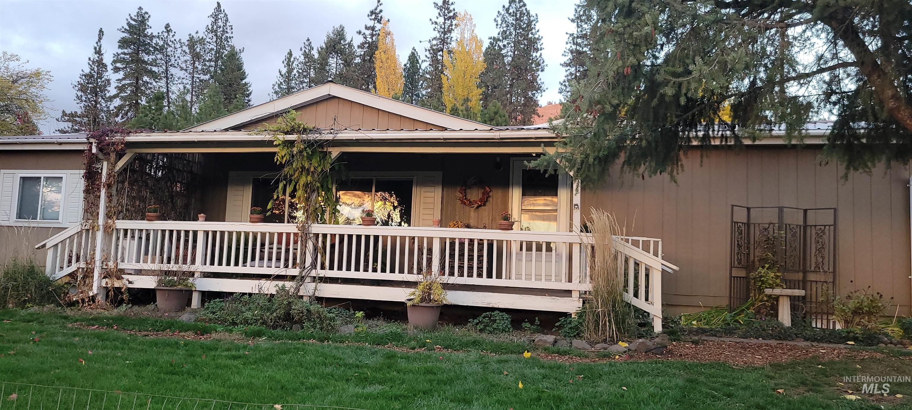 204 Larradon Dr, Kamiah, Idaho 83536, 4 Bedrooms, 2 Bathrooms, Residential For Sale, Price $420,000,MLS 98967618