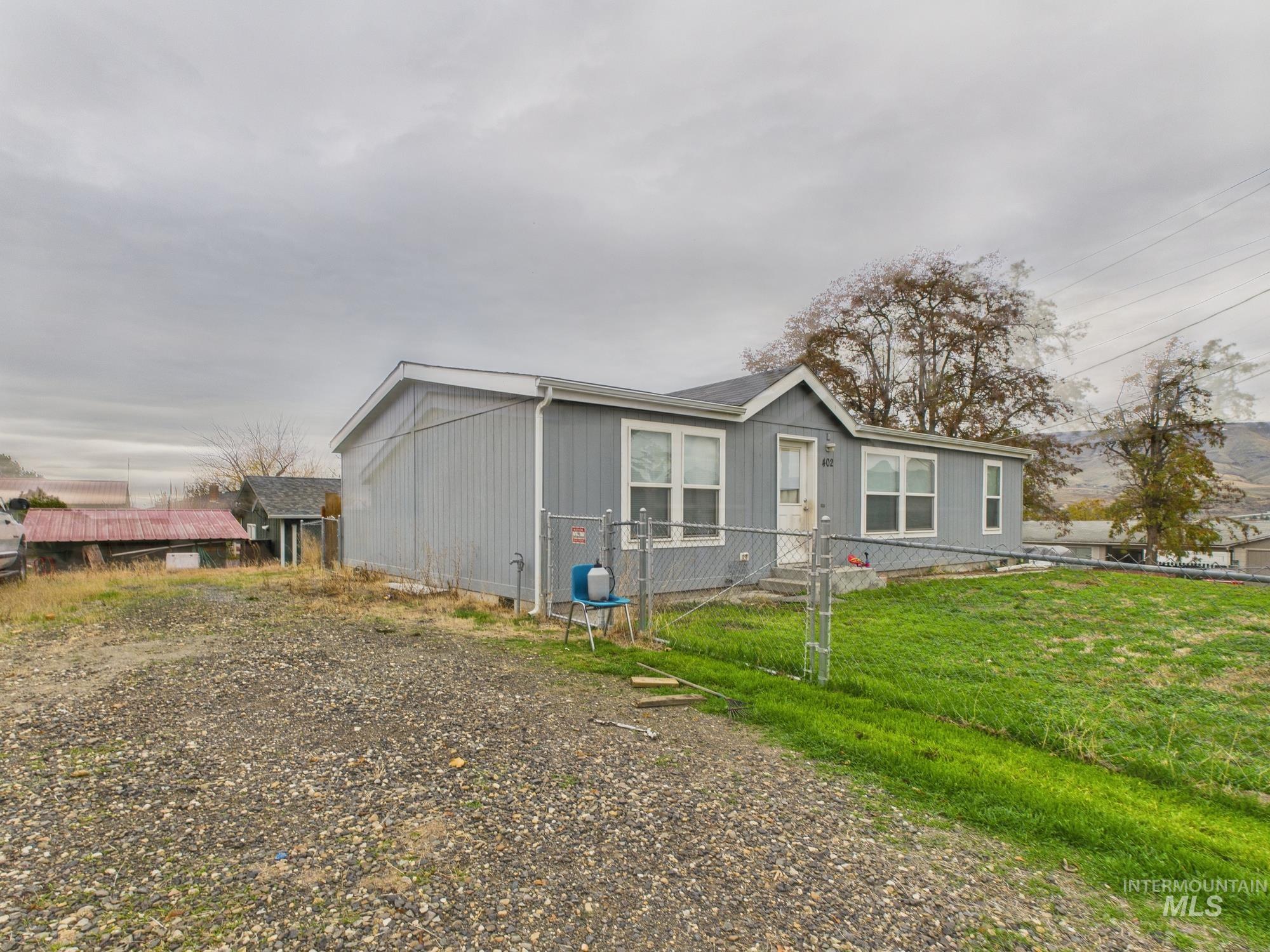 402 29th St., Lewiston, Idaho 83501, 3 Bedrooms, 2 Bathrooms, Residential For Sale, Price $325,000,MLS 98967623