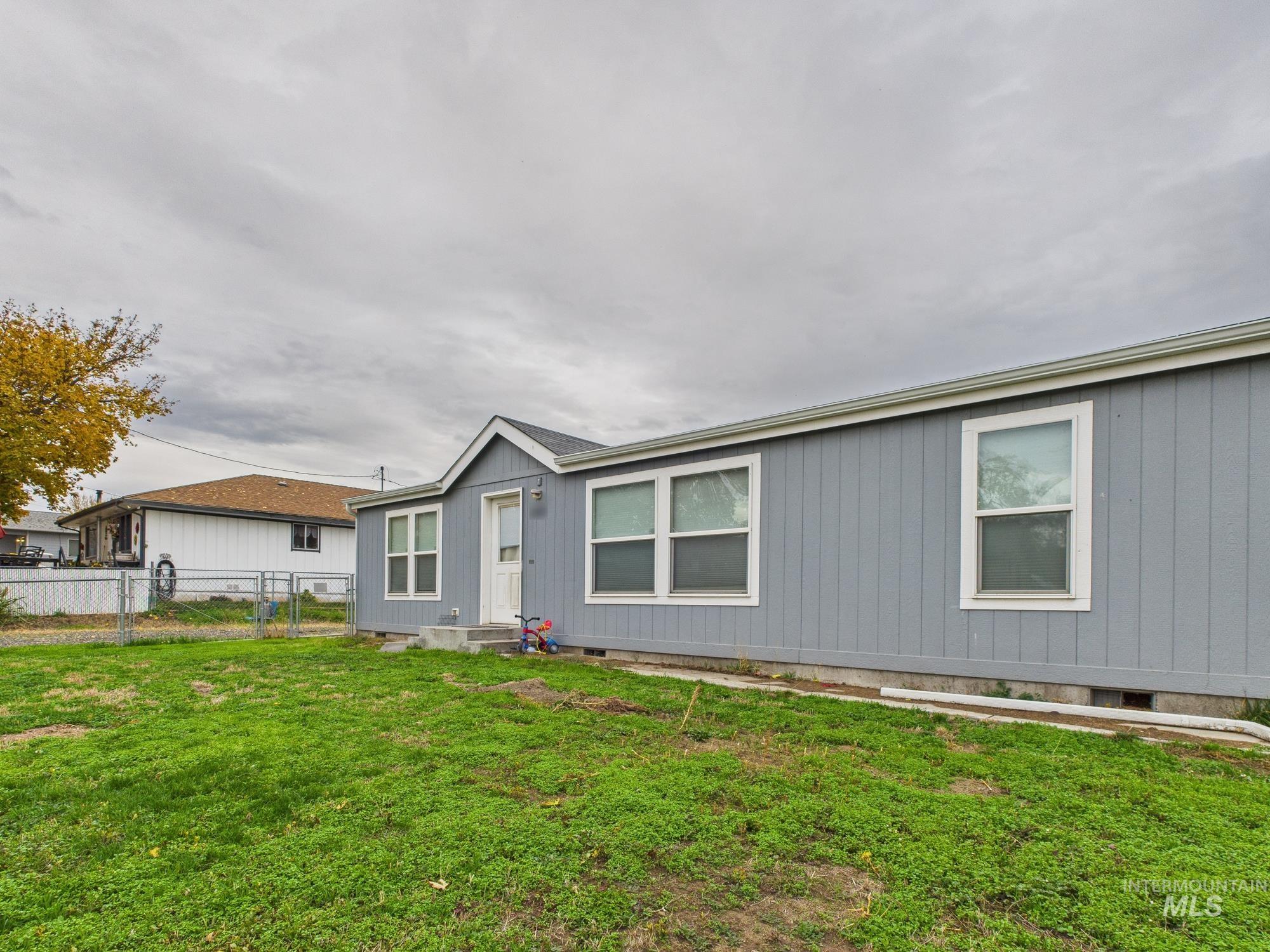 402 29th St., Lewiston, Idaho 83501, 3 Bedrooms, 2 Bathrooms, Residential For Sale, Price $325,000,MLS 98967623