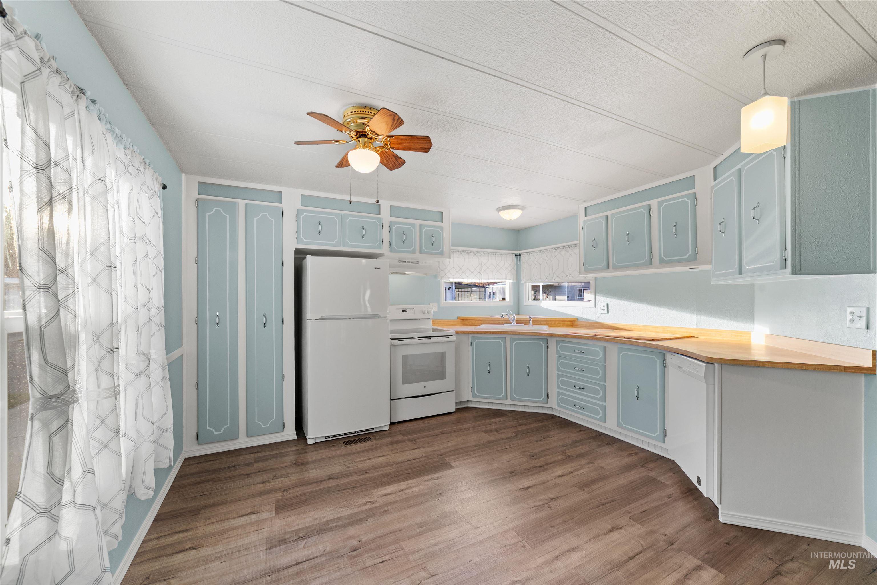 241 N. Checola Circle, Boise, Idaho 83713, 2 Bedrooms, 2 Bathrooms, Residential For Sale, Price $99,000,MLS 98967632