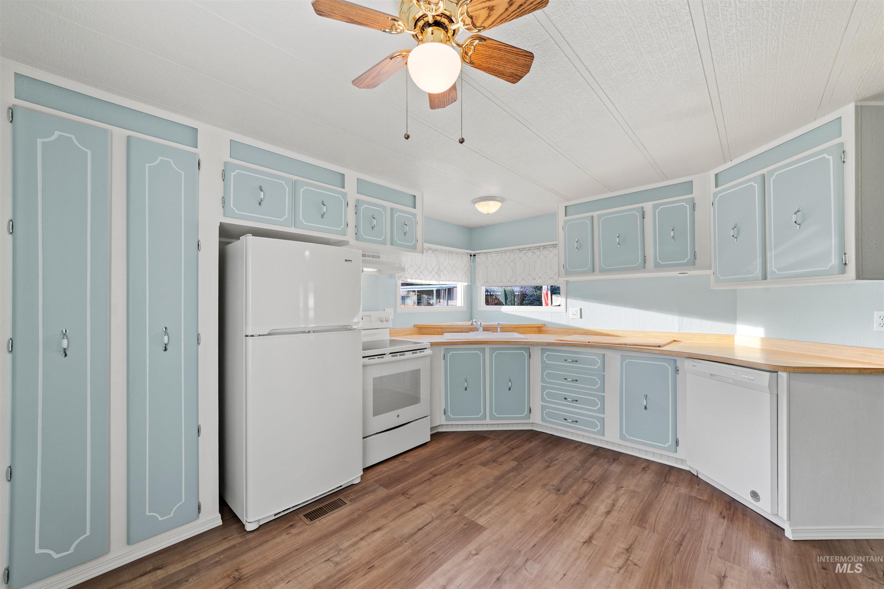 241 N. Checola Circle, Boise, Idaho 83713, 2 Bedrooms, 2 Bathrooms, Residential For Sale, Price $99,000,MLS 98967632