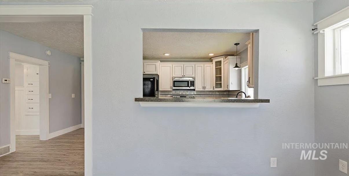 107 Maple St, Nampa, Idaho 83686, 2 Bedrooms, 1 Bathroom, Residential For Sale, Price $320,000,MLS 98967645