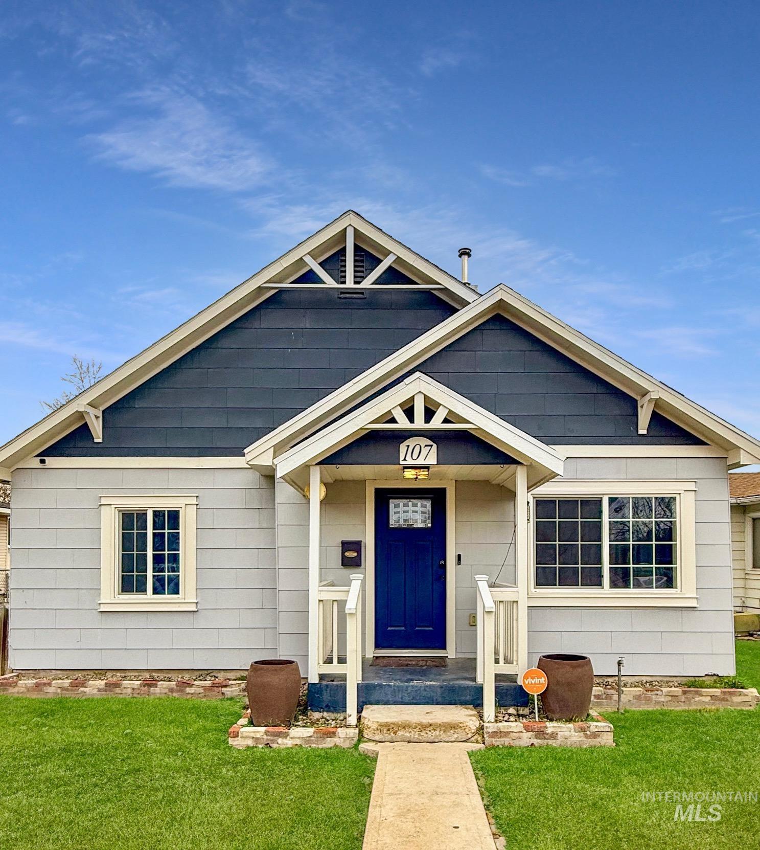 107 Maple St, Nampa, Idaho 83686, 2 Bedrooms, 1 Bathroom, Residential For Sale, Price $320,000,MLS 98967645