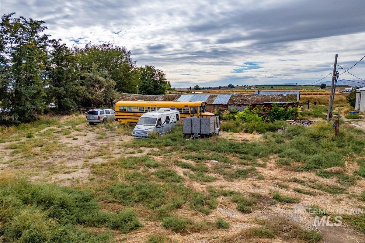 19241 Homedale Rd, Caldwell, Idaho 83605, 2 Bedrooms, 2 Bathrooms, Residential For Sale, Price $525,000,MLS 98967654