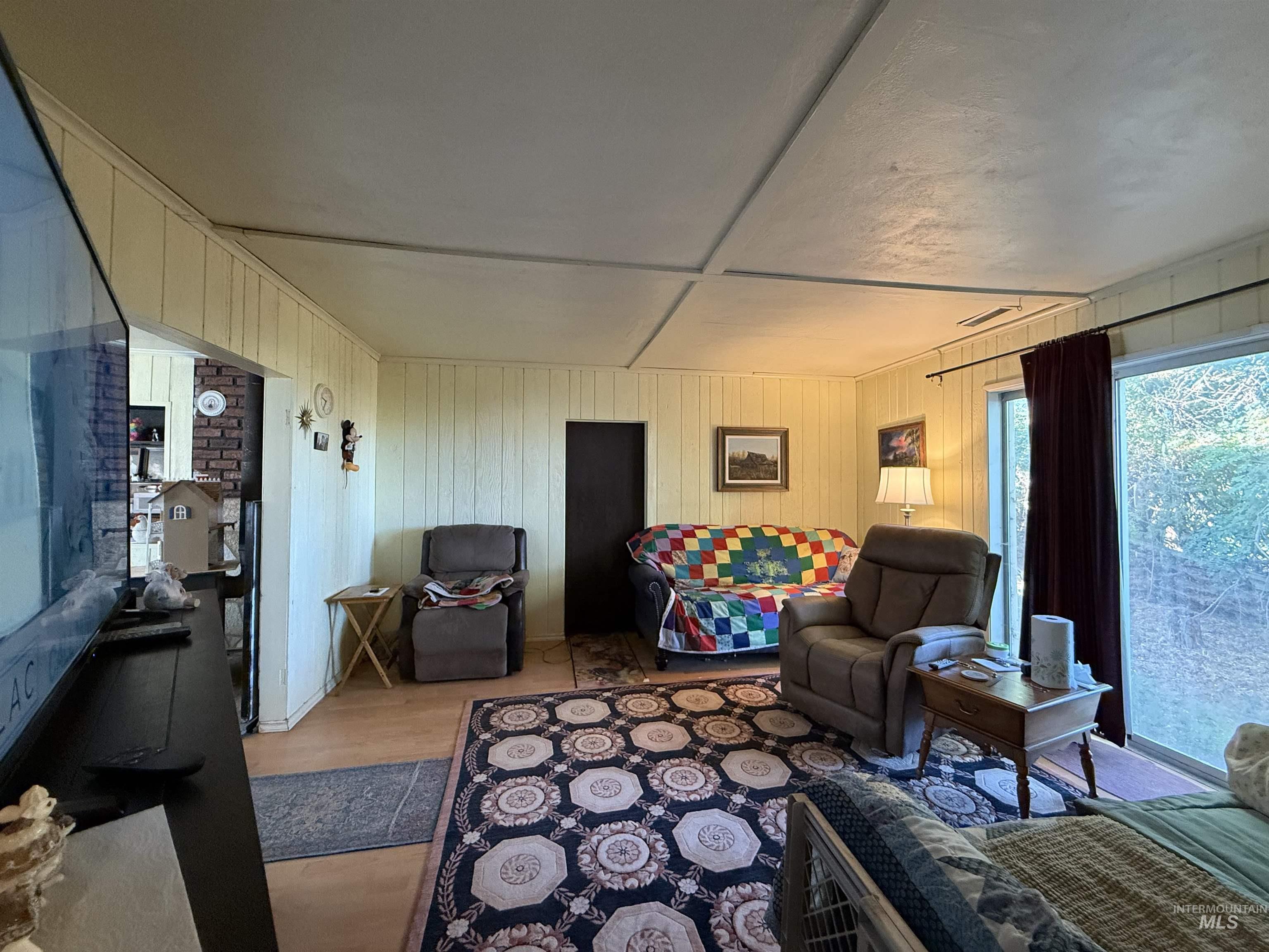 19241 Homedale Rd, Caldwell, Idaho 83605, 2 Bedrooms, 2 Bathrooms, Residential For Sale, Price $525,000,MLS 98967654