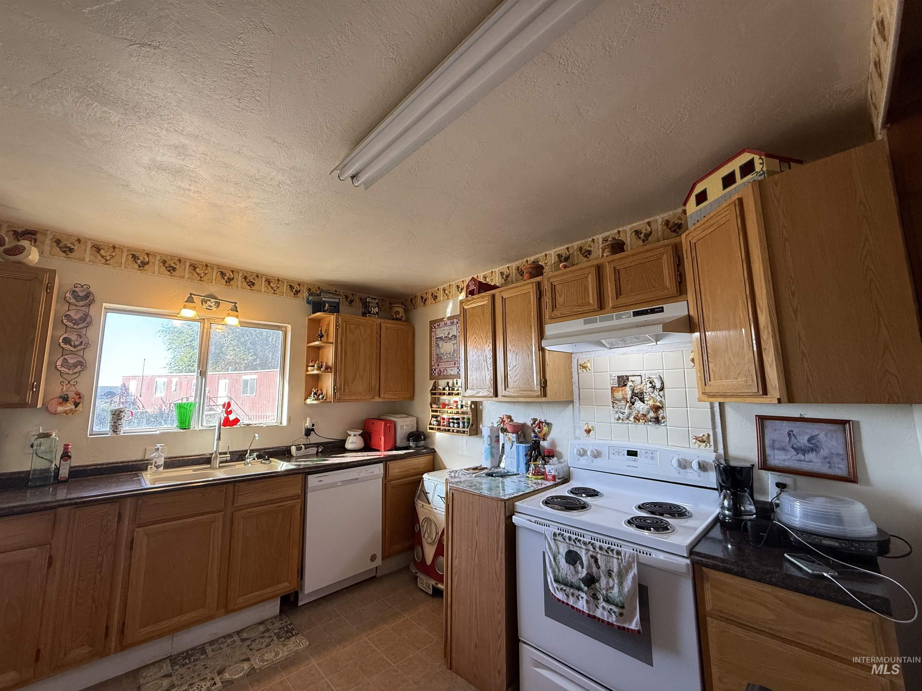 19241 Homedale Rd, Caldwell, Idaho 83605, 2 Bedrooms, 2 Bathrooms, Residential For Sale, Price $525,000,MLS 98967654