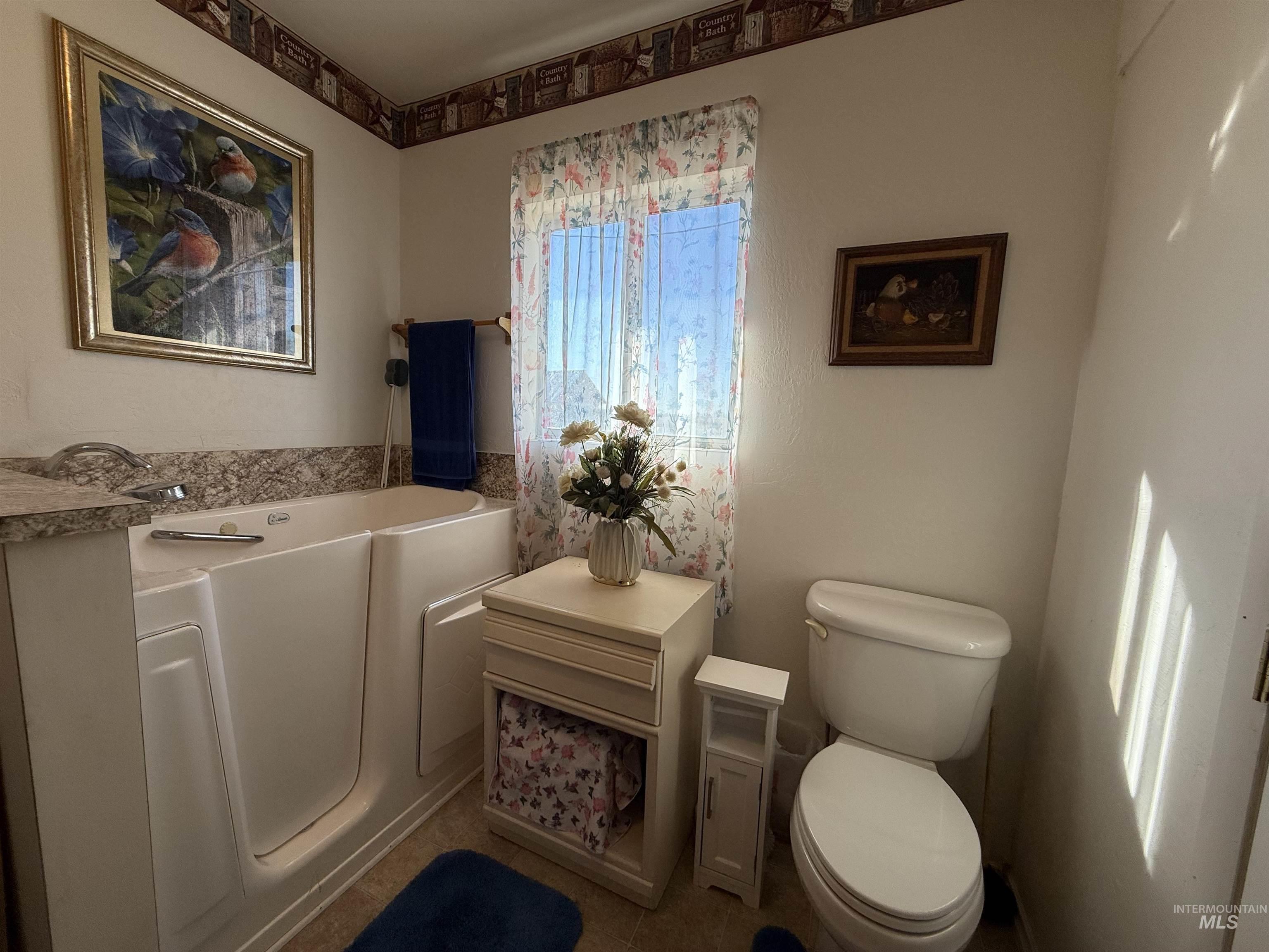 19241 Homedale Rd, Caldwell, Idaho 83605, 2 Bedrooms, 2 Bathrooms, Residential For Sale, Price $525,000,MLS 98967654