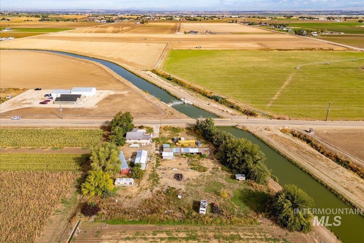 19241 Homedale Rd, Caldwell, Idaho 83605, 2 Bedrooms, 2 Bathrooms, Residential For Sale, Price $525,000,MLS 98967654