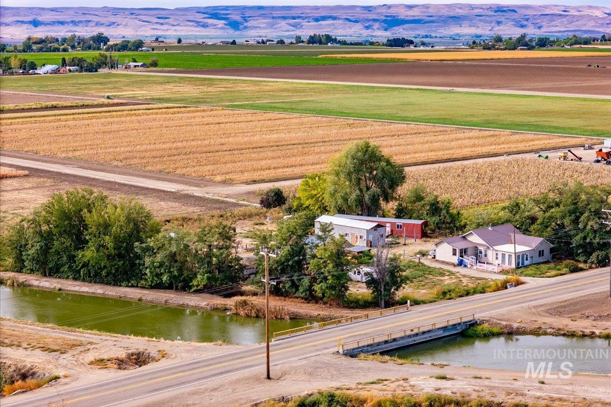 19241 Homedale Rd, Caldwell, Idaho 83605, 2 Bedrooms, 2 Bathrooms, Residential For Sale, Price $525,000,MLS 98967654