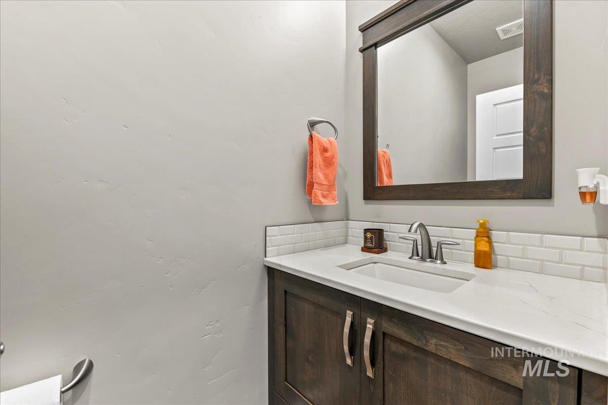 5699 N Fairborn Ave., Meridian, Idaho 83646, 4 Bedrooms, 3.5 Bathrooms, Residential For Sale, Price $708,000,MLS 98967655