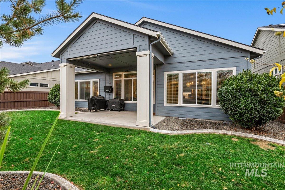 5699 N Fairborn Ave., Meridian, Idaho 83646, 4 Bedrooms, 3.5 Bathrooms, Residential For Sale, Price $708,000,MLS 98967655