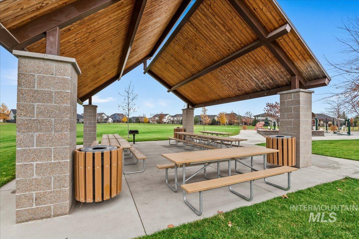 5699 N Fairborn Ave., Meridian, Idaho 83646, 4 Bedrooms, 3.5 Bathrooms, Residential For Sale, Price $708,000,MLS 98967655