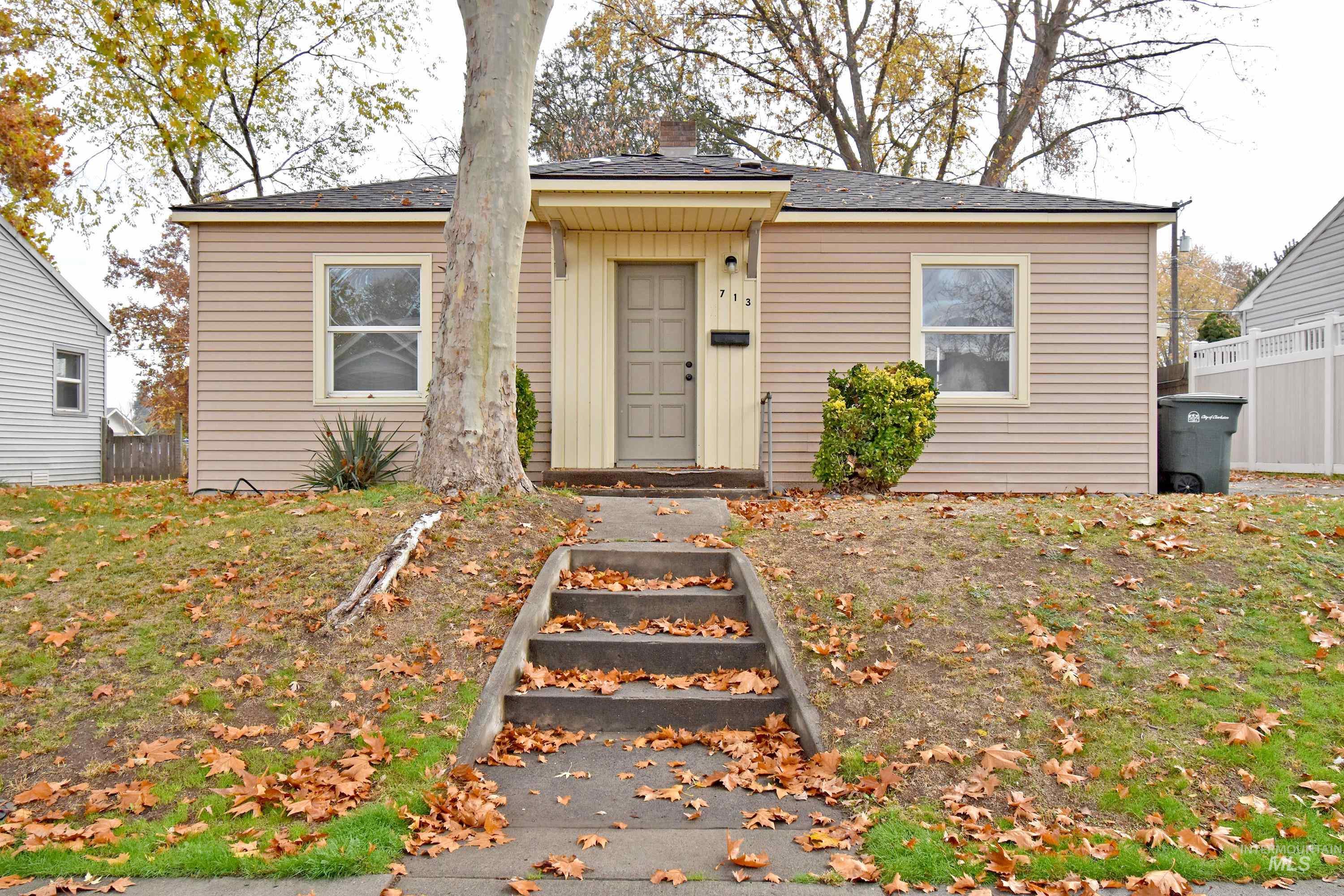 713-715 4th Street, Clarkston, Washington 99403, 2 Bedrooms, 1 Bathroom, Residential Income For Sale, Price $335,000,MLS 98967656