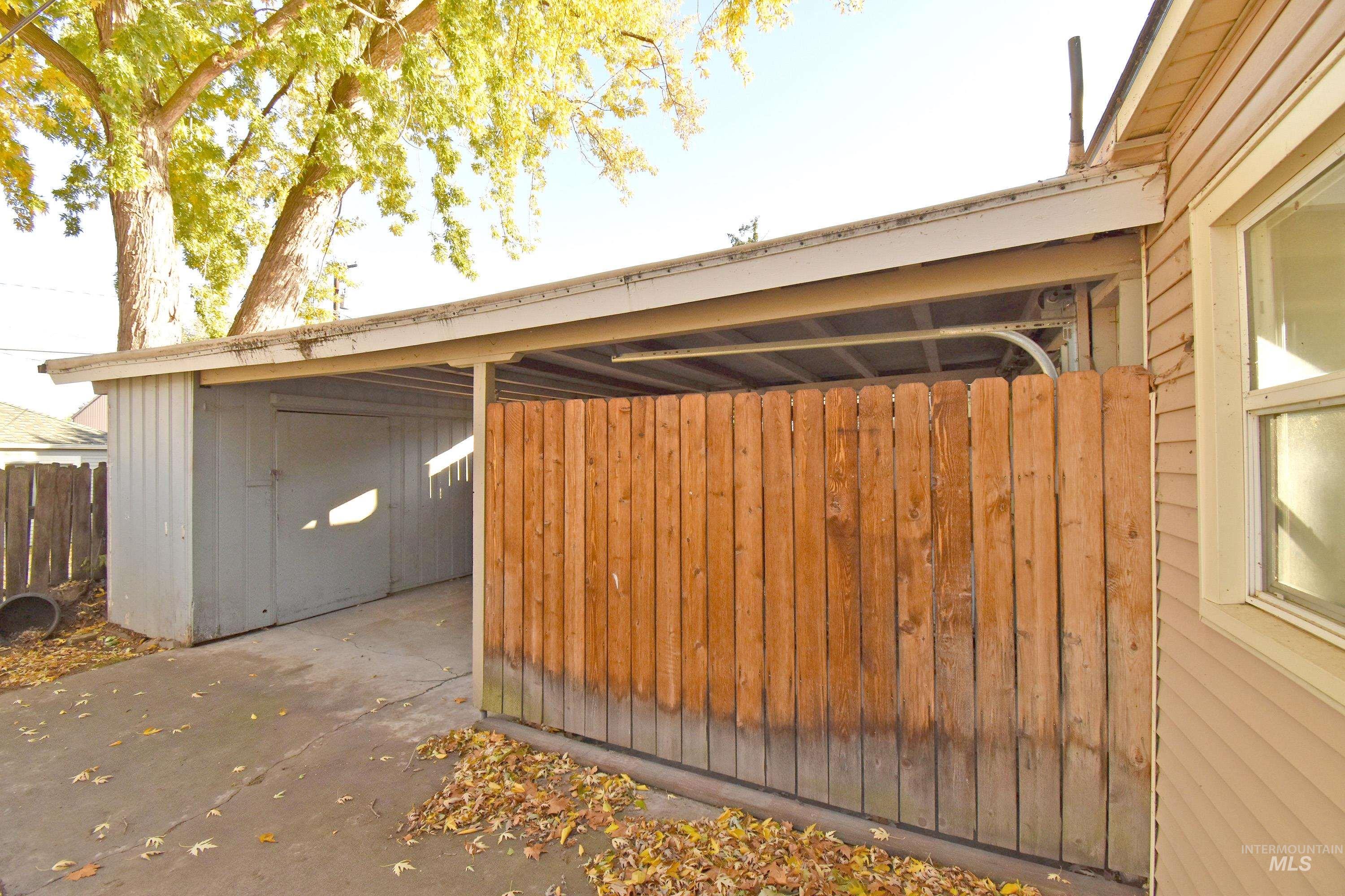 713-715 4th Street, Clarkston, Washington 99403, 2 Bedrooms, 1 Bathroom, Residential Income For Sale, Price $335,000,MLS 98967656