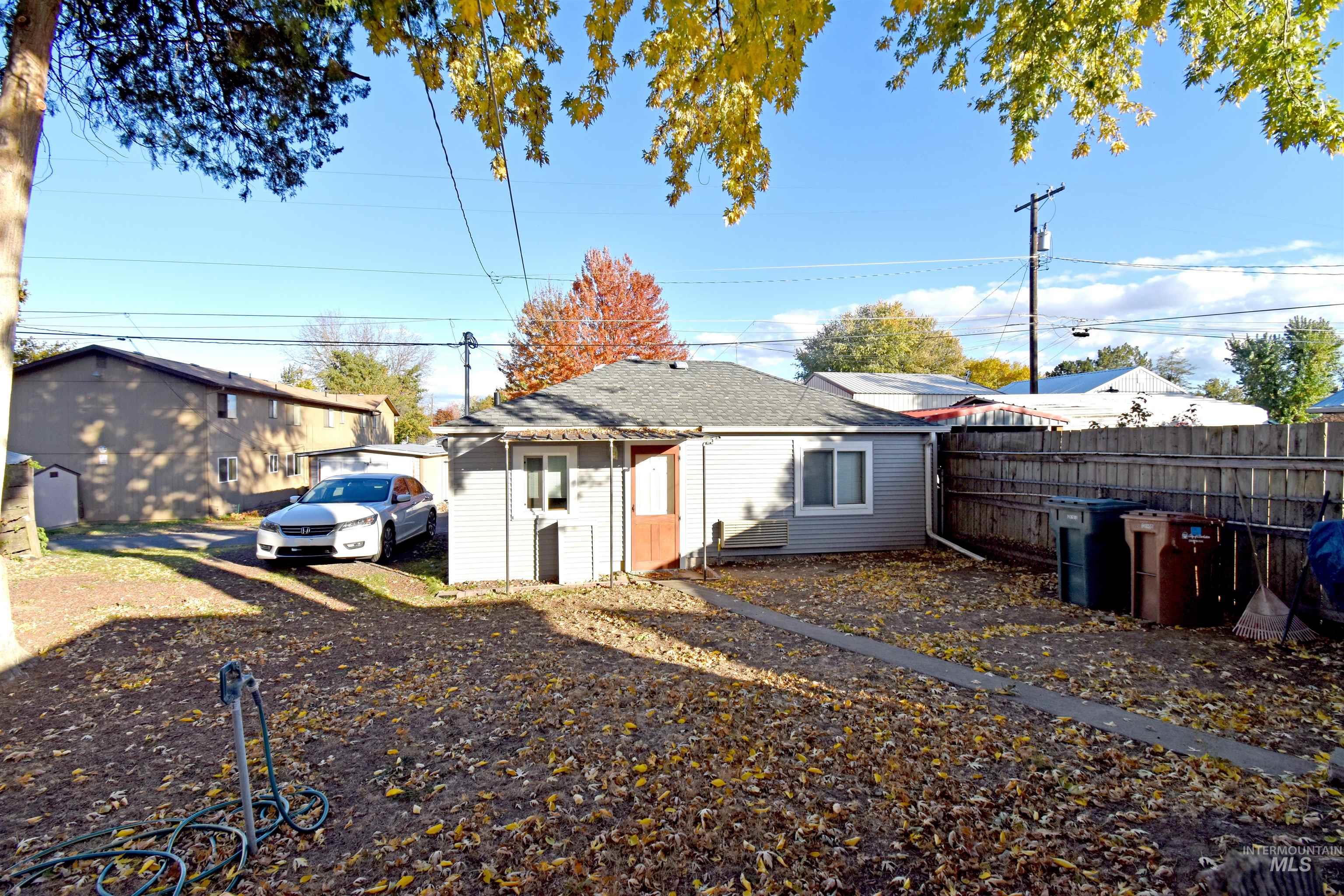 713-715 4th Street, Clarkston, Washington 99403, 2 Bedrooms, 1 Bathroom, Residential Income For Sale, Price $335,000,MLS 98967656