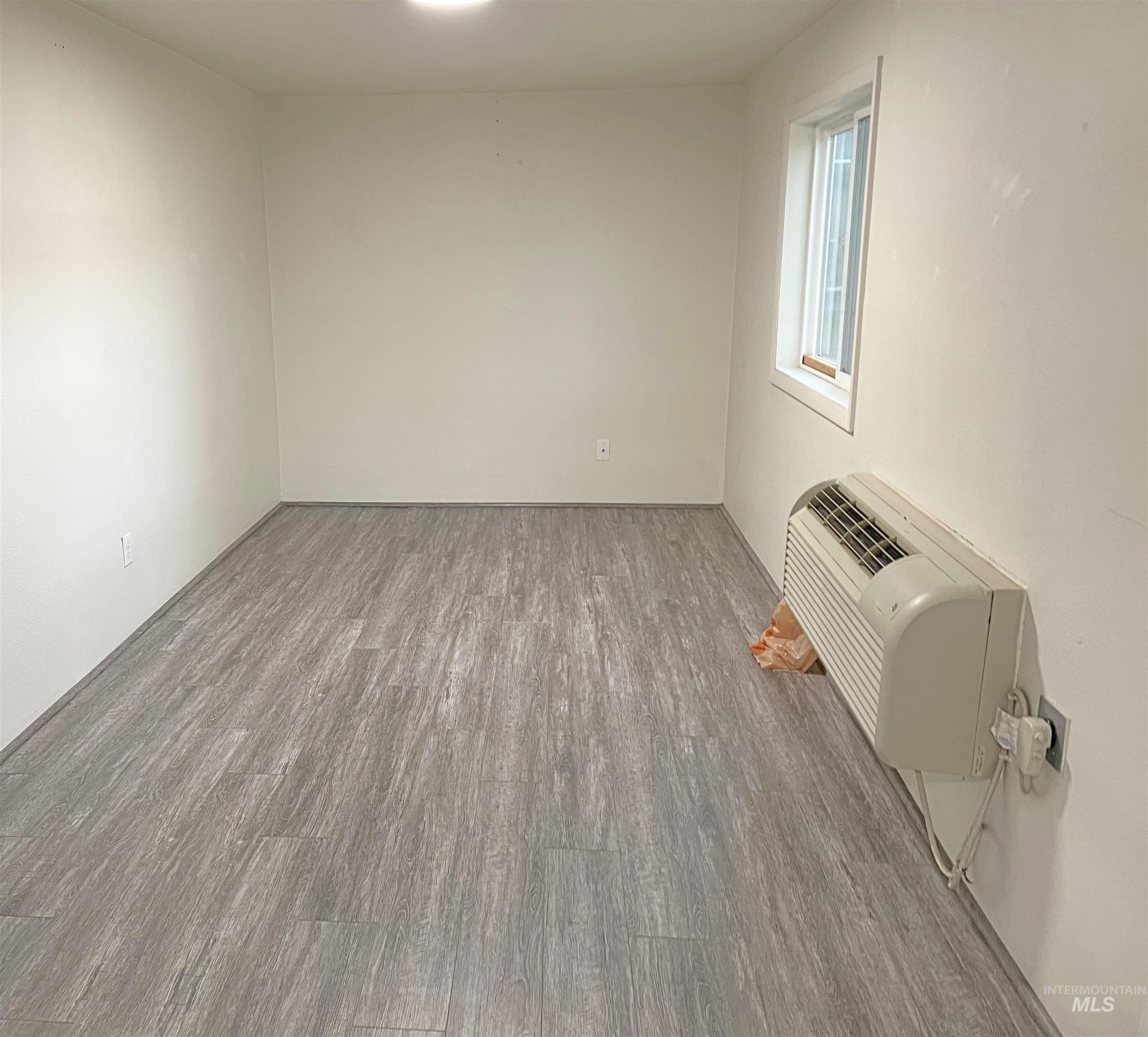 713-715 4th Street, Clarkston, Washington 99403, 2 Bedrooms, 1 Bathroom, Residential Income For Sale, Price $335,000,MLS 98967656