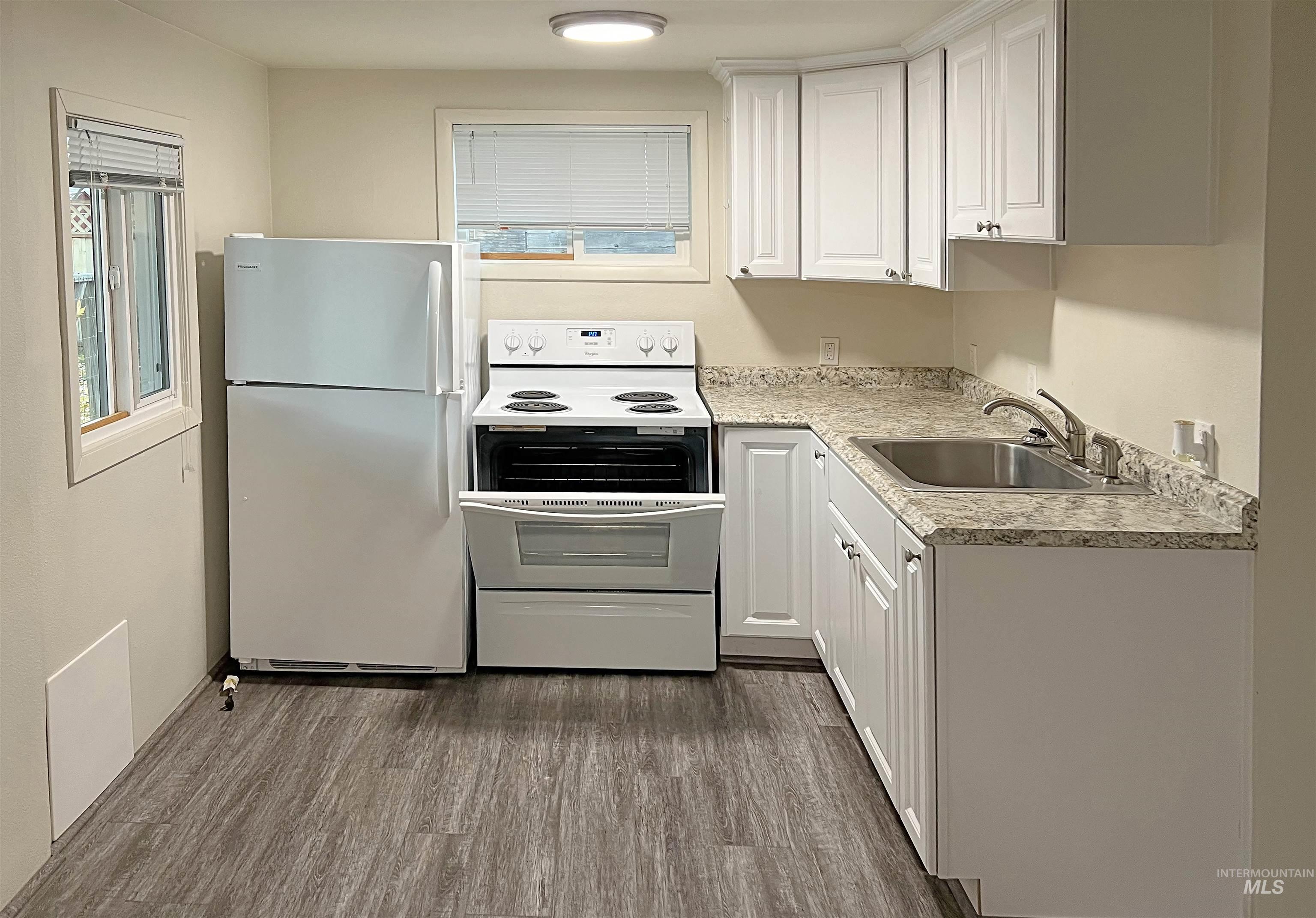 713-715 4th Street, Clarkston, Washington 99403, 2 Bedrooms, 1 Bathroom, Residential Income For Sale, Price $335,000,MLS 98967656