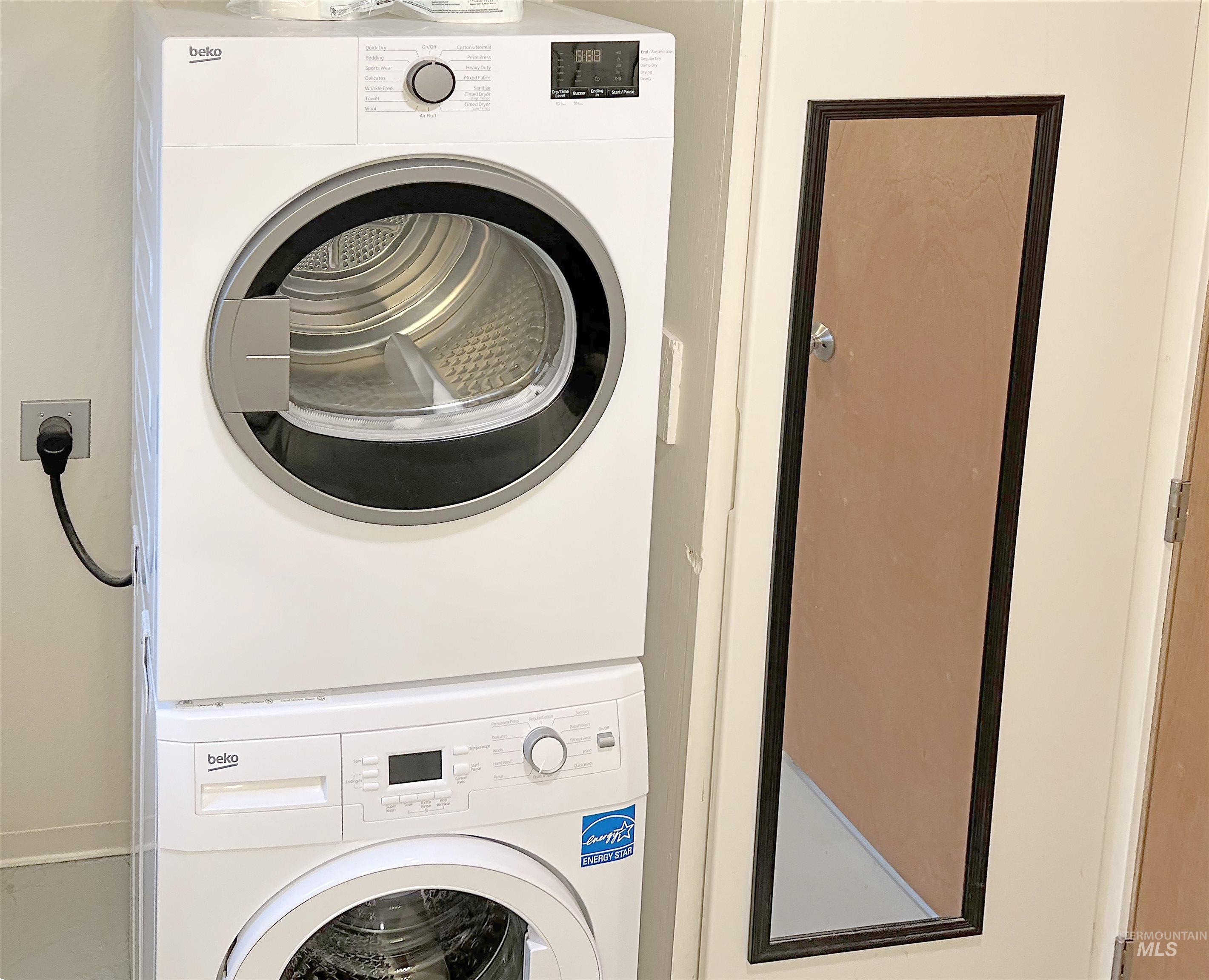 713-715 4th Street, Clarkston, Washington 99403, 2 Bedrooms, 1 Bathroom, Residential Income For Sale, Price $335,000,MLS 98967656