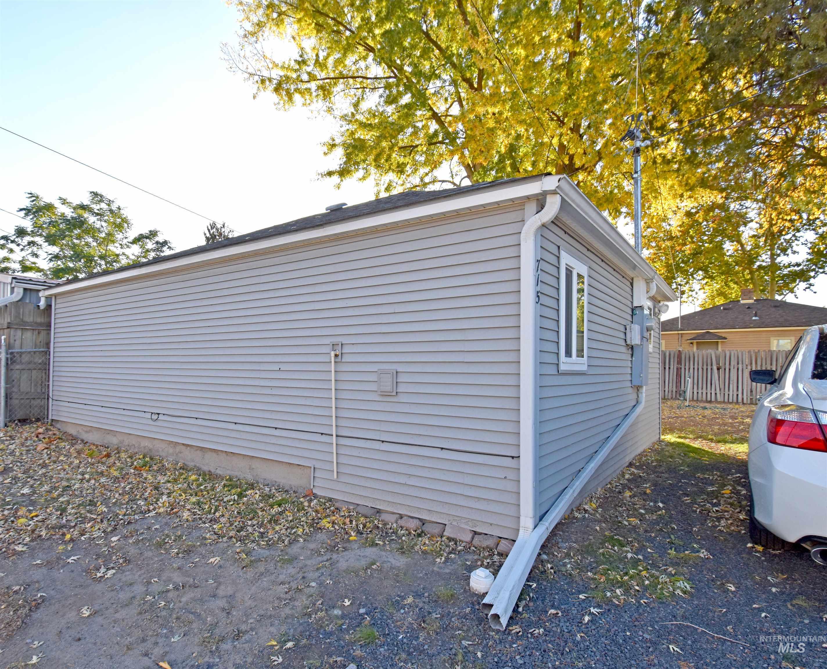 713-715 4th Street, Clarkston, Washington 99403, 2 Bedrooms, 1 Bathroom, Residential Income For Sale, Price $335,000,MLS 98967656