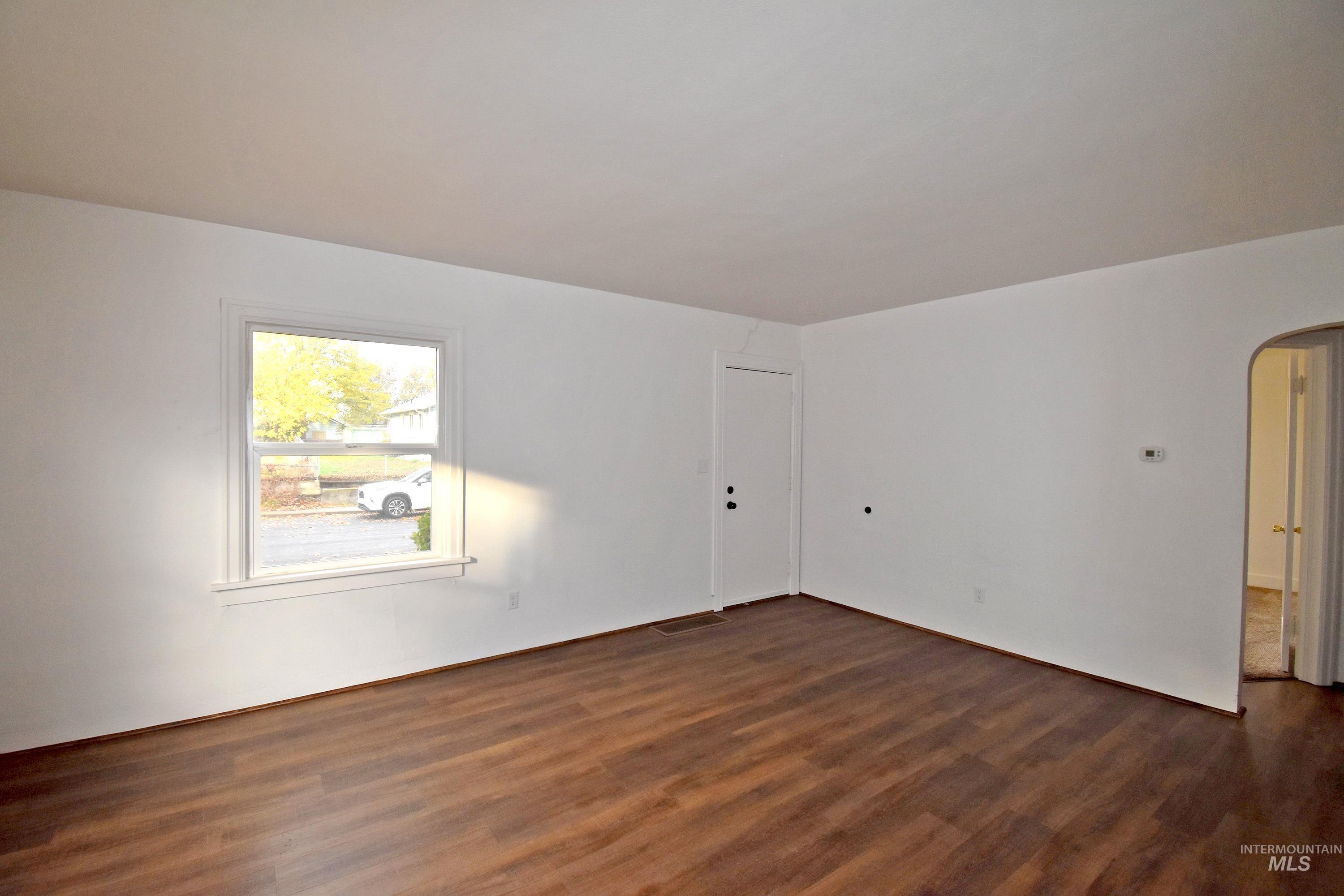 713-715 4th Street, Clarkston, Washington 99403, 2 Bedrooms, 1 Bathroom, Residential Income For Sale, Price $335,000,MLS 98967656