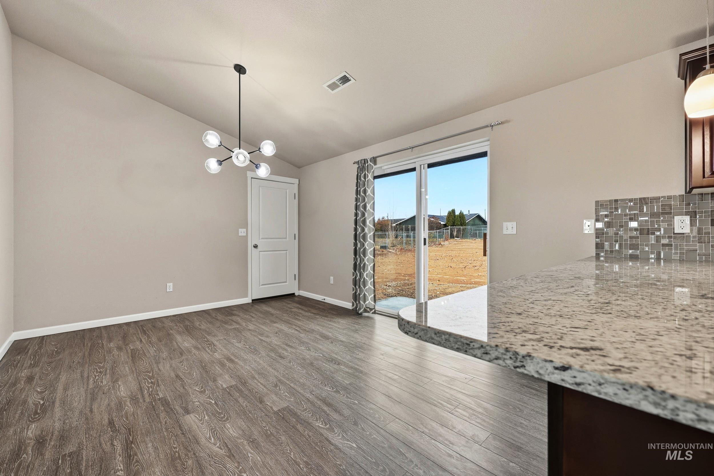 20203 Top Road, Caldwell, Idaho 83626, 3 Bedrooms, 2 Bathrooms, Residential For Sale, Price $469,999,MLS 98967661