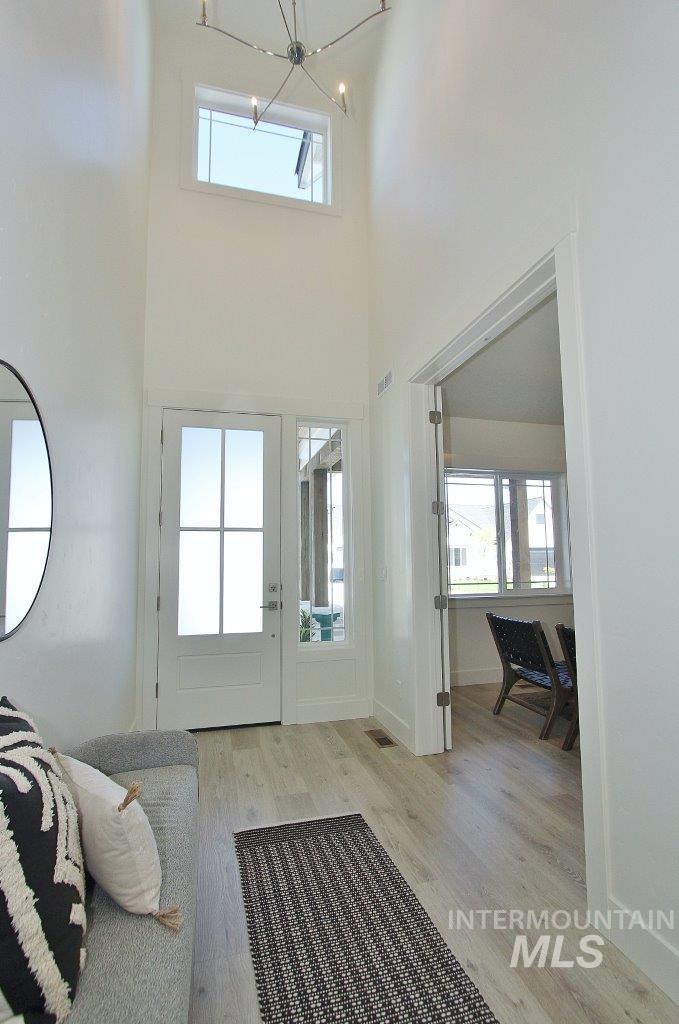 6744 N Magic Mallard Ave, Meridian, Idaho 83646, 4 Bedrooms, 2.5 Bathrooms, Residential For Sale, Price $725,900,MLS 98967662