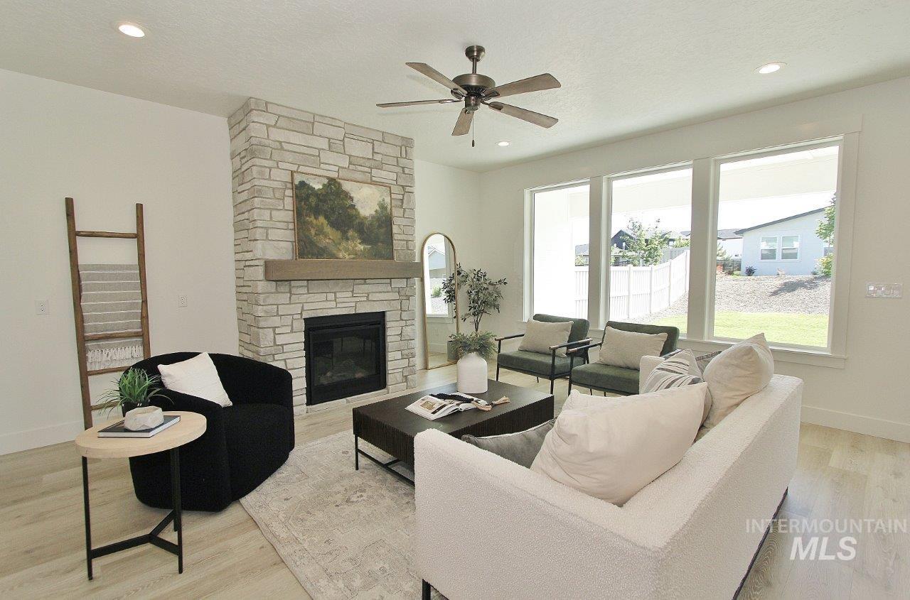 6744 N Magic Mallard Ave, Meridian, Idaho 83646, 4 Bedrooms, 2.5 Bathrooms, Residential For Sale, Price $725,900,MLS 98967662