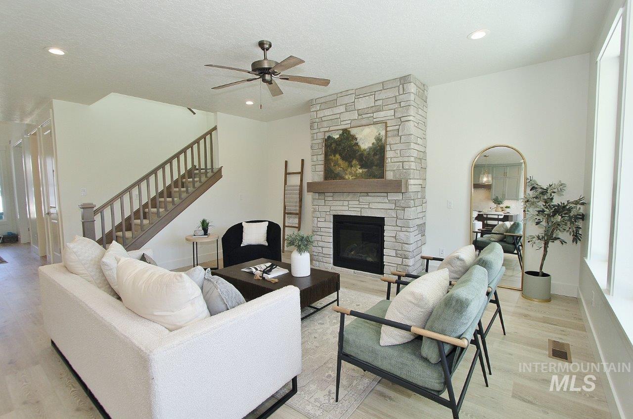 6744 N Magic Mallard Ave, Meridian, Idaho 83646, 4 Bedrooms, 2.5 Bathrooms, Residential For Sale, Price $725,900,MLS 98967662