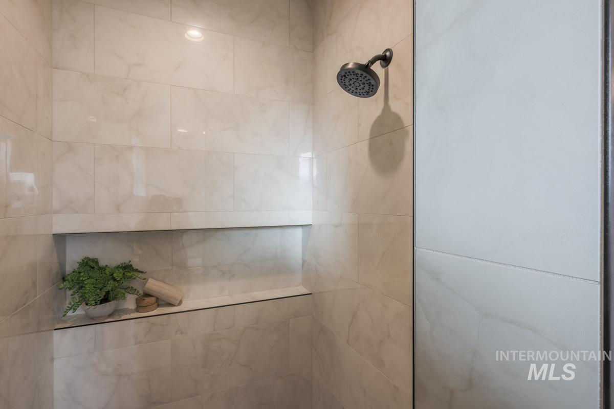 2523 E Tenzing Dr, Meridian, Idaho 83642, 4 Bedrooms, 3.5 Bathrooms, Residential For Sale, Price $849,900,MLS 98967669