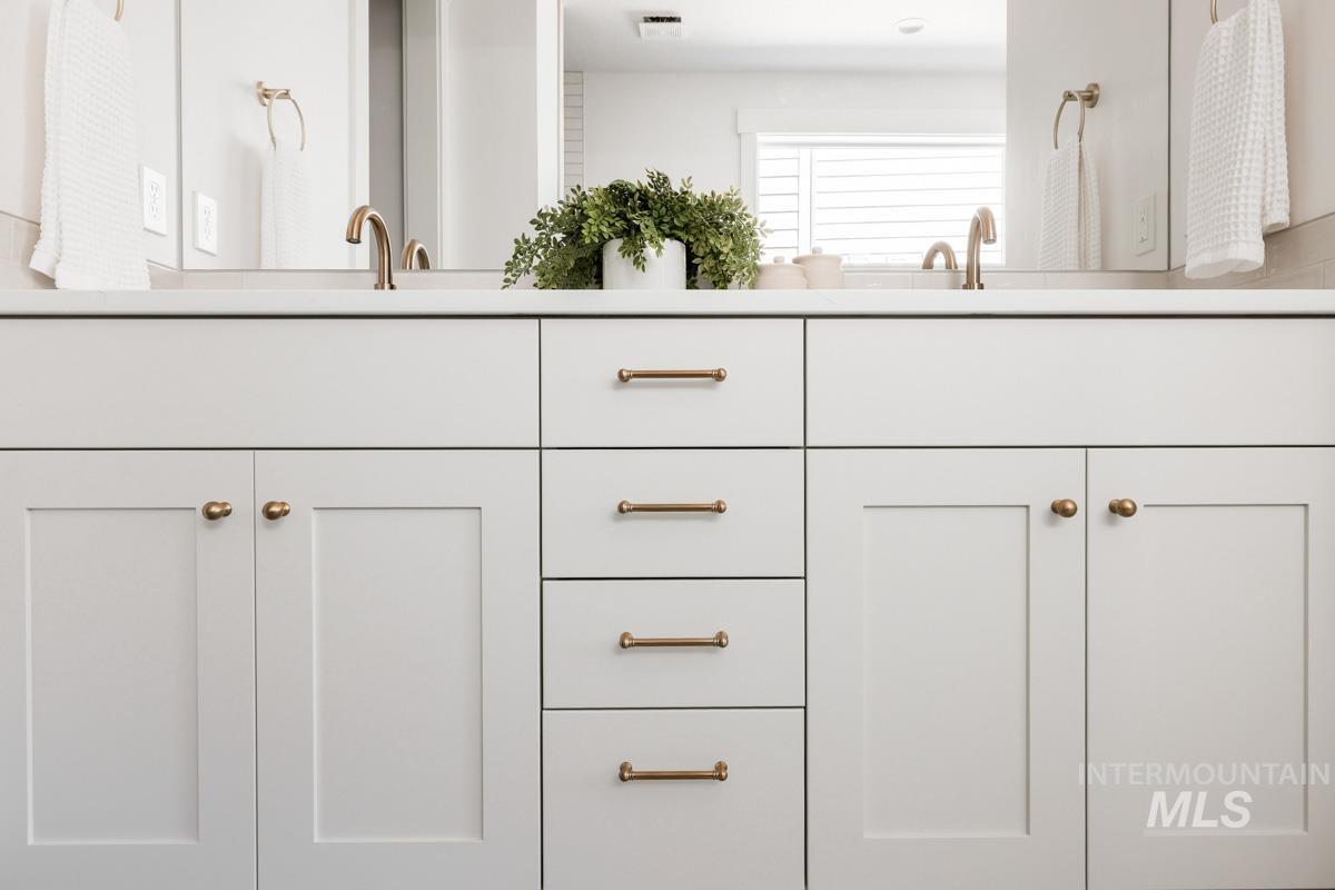 2523 E Tenzing Dr, Meridian, Idaho 83642, 4 Bedrooms, 3.5 Bathrooms, Residential For Sale, Price $849,900,MLS 98967669