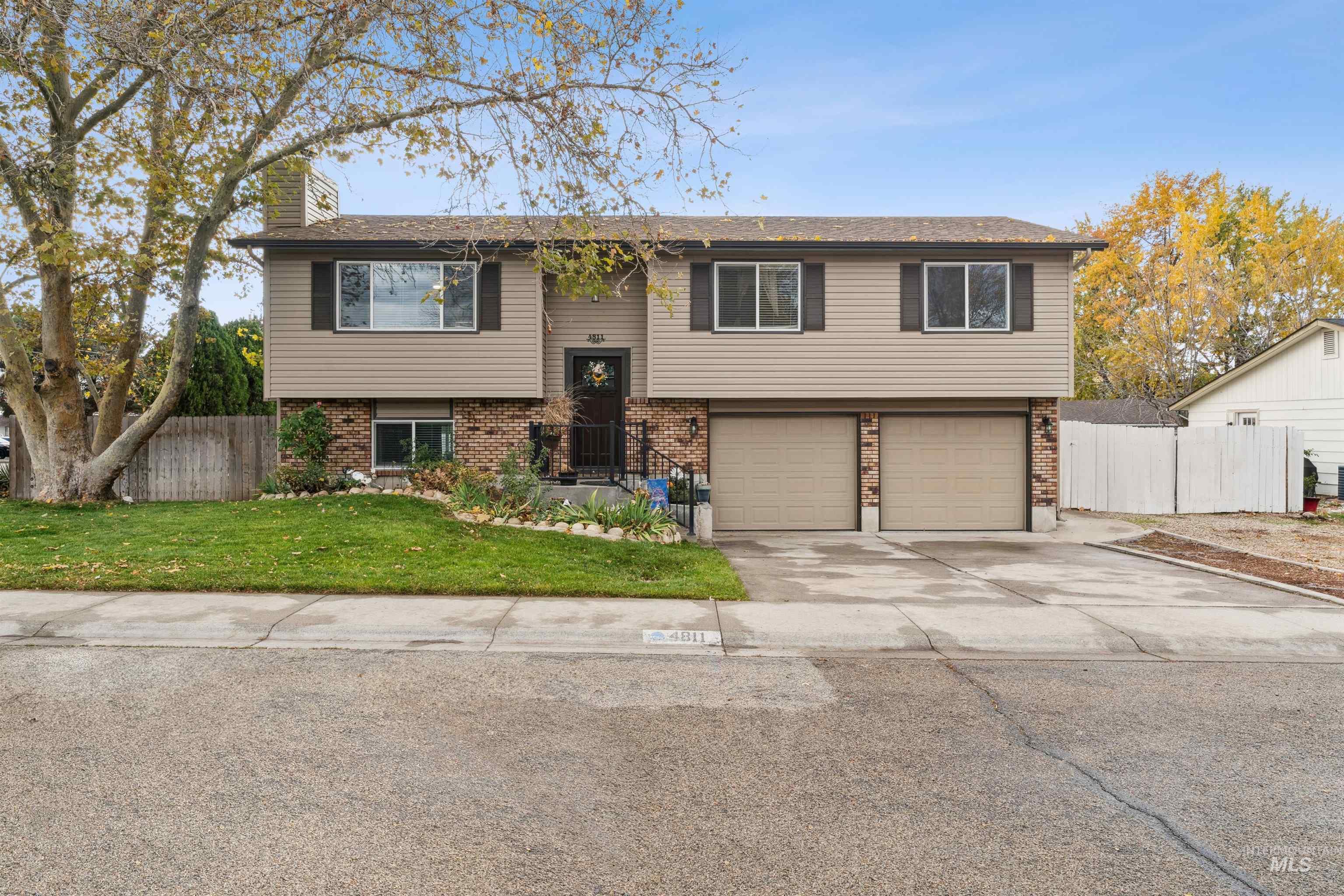 4811 N Leather Way, Boise, Idaho 83713-1847, 4 Bedrooms, 3 Bathrooms, Residential For Sale, Price $545,000,MLS 98967670