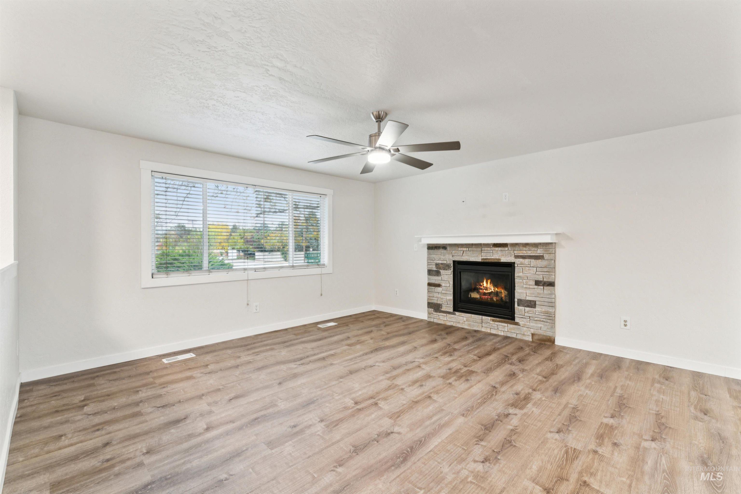 4811 N Leather Way, Boise, Idaho 83713-1847, 4 Bedrooms, 3 Bathrooms, Residential For Sale, Price $545,000,MLS 98967670
