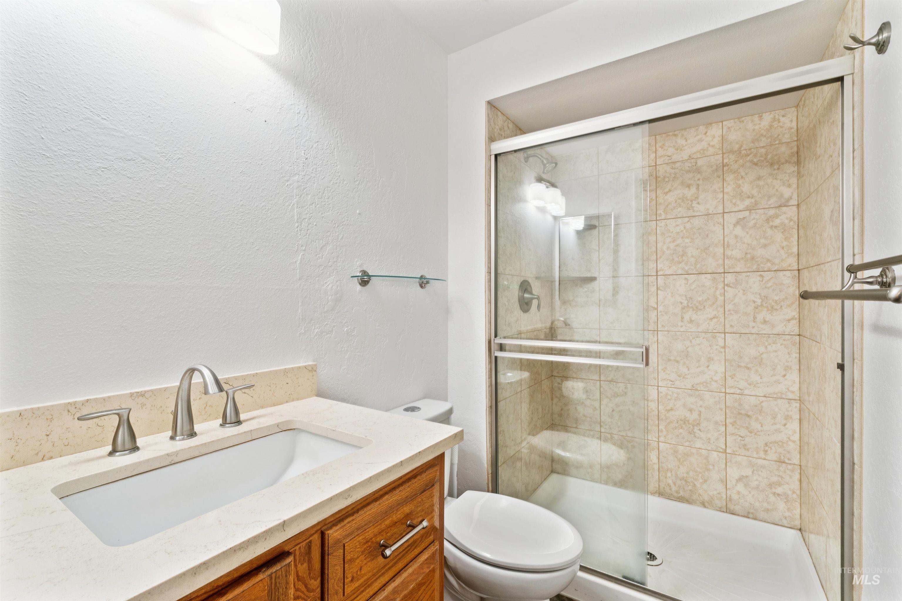 4811 N Leather Way, Boise, Idaho 83713-1847, 3 Bedrooms, 3 Bathrooms, Residential For Sale, Price $569,900,MLS 98967670