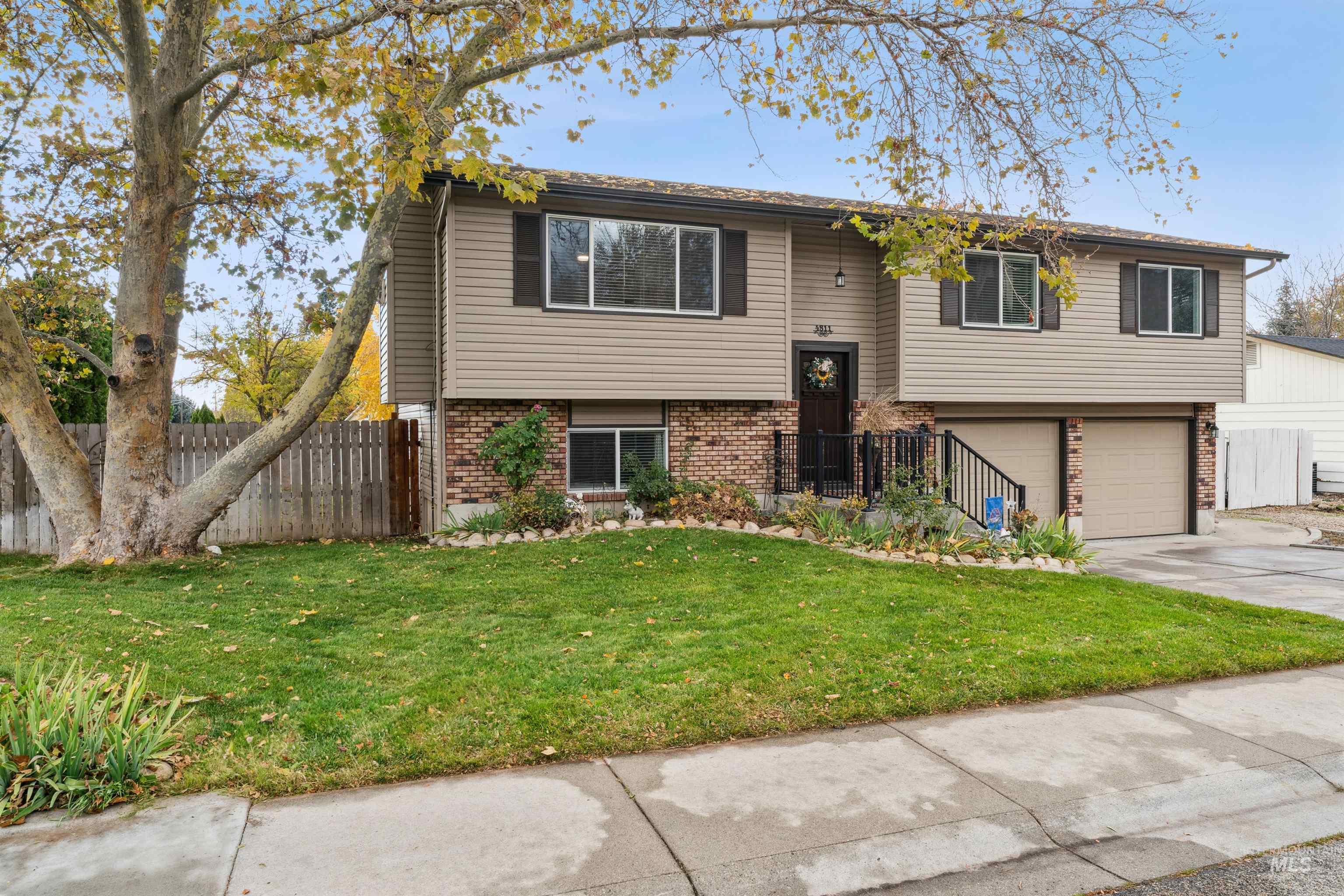 4811 N Leather Way, Boise, Idaho 83713-1847, 4 Bedrooms, 3 Bathrooms, Residential For Sale, Price $545,000,MLS 98967670