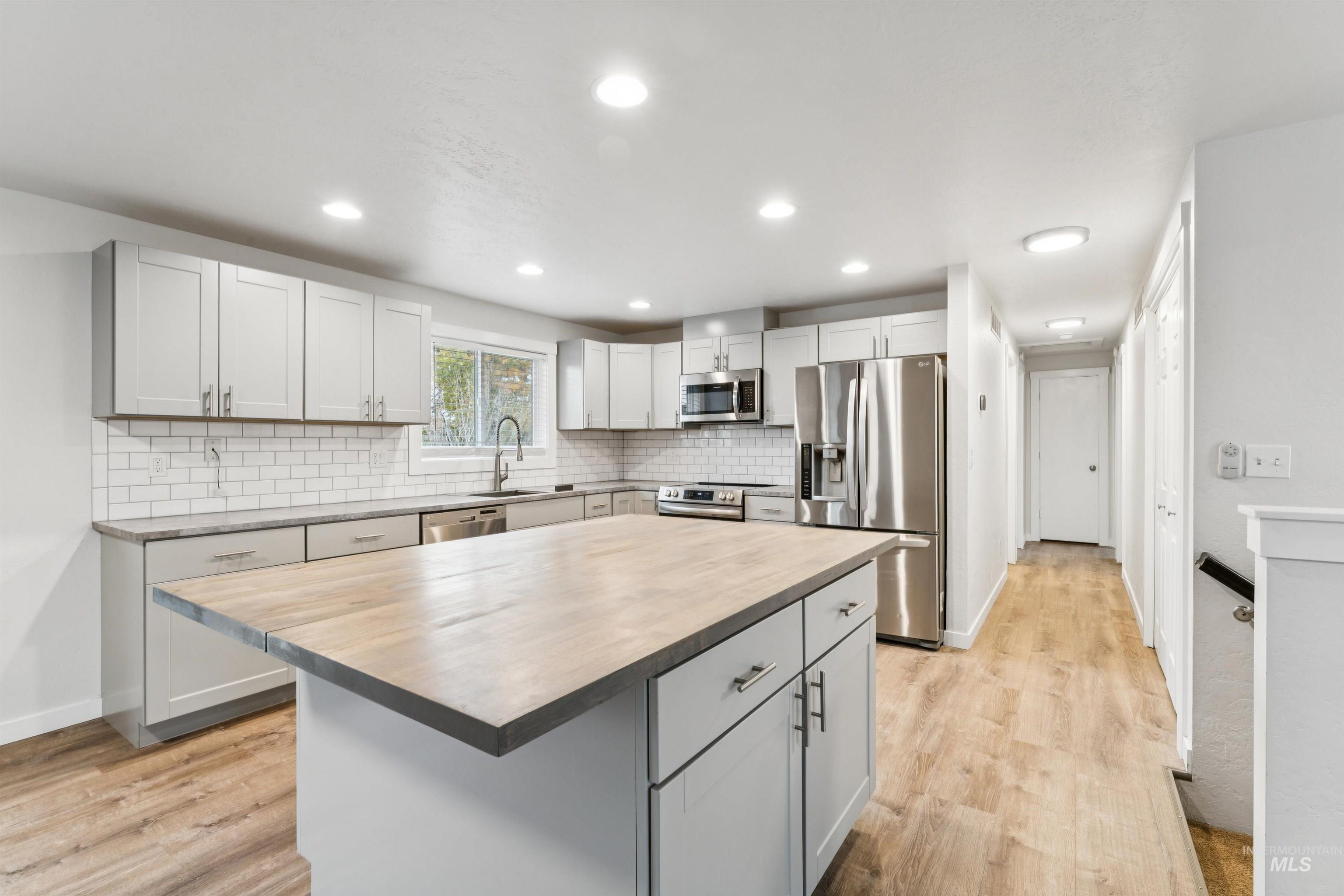 4811 N Leather Way, Boise, Idaho 83713-1847, 4 Bedrooms, 3 Bathrooms, Residential For Sale, Price $545,000,MLS 98967670