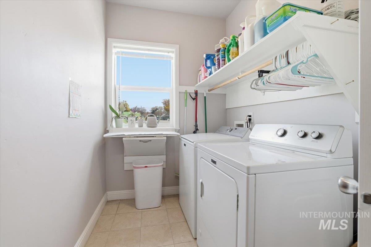 7501 W Swift Ln, Boise, Idaho 83704, 7 Bedrooms, 4.5 Bathrooms, Residential Income For Sale, Price $1,277,700,MLS 98967677