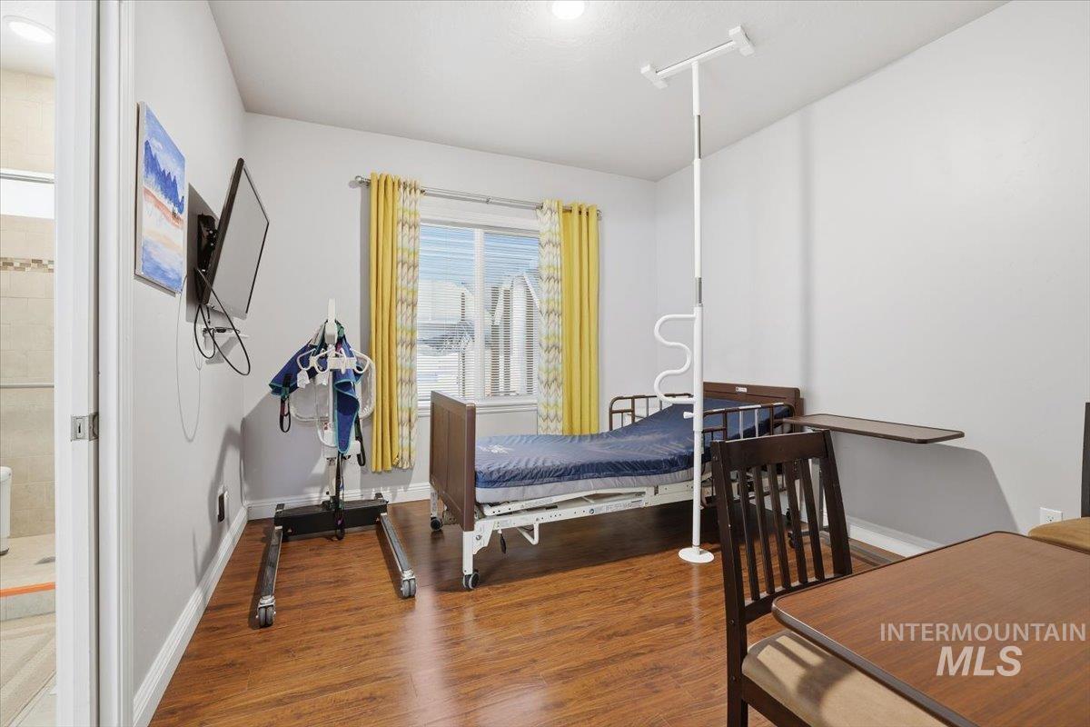 7501 W Swift Ln, Boise, Idaho 83704, 7 Bedrooms, 4.5 Bathrooms, Residential Income For Sale, Price $1,400,000,MLS 98967677