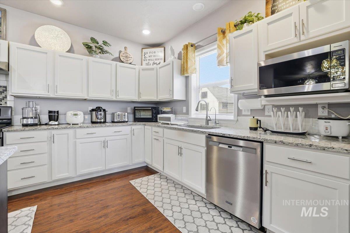 7501 W Swift Ln, Boise, Idaho 83704, 7 Bedrooms, 4.5 Bathrooms, Residential Income For Sale, Price $1,277,700,MLS 98967677